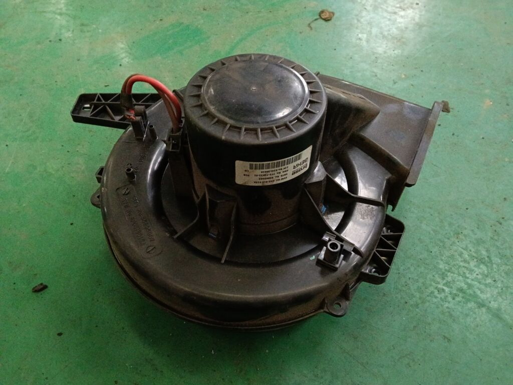 Мотор печки на Skoda Fabia 5J 6RD819015A