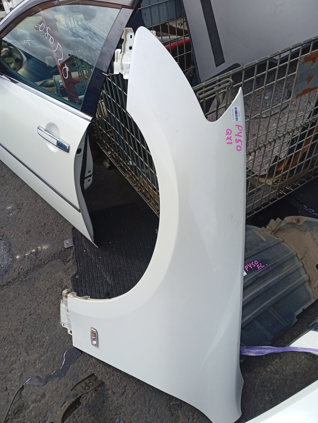 Крыло переднее на Nissan Fuga PY50, Левое расположение