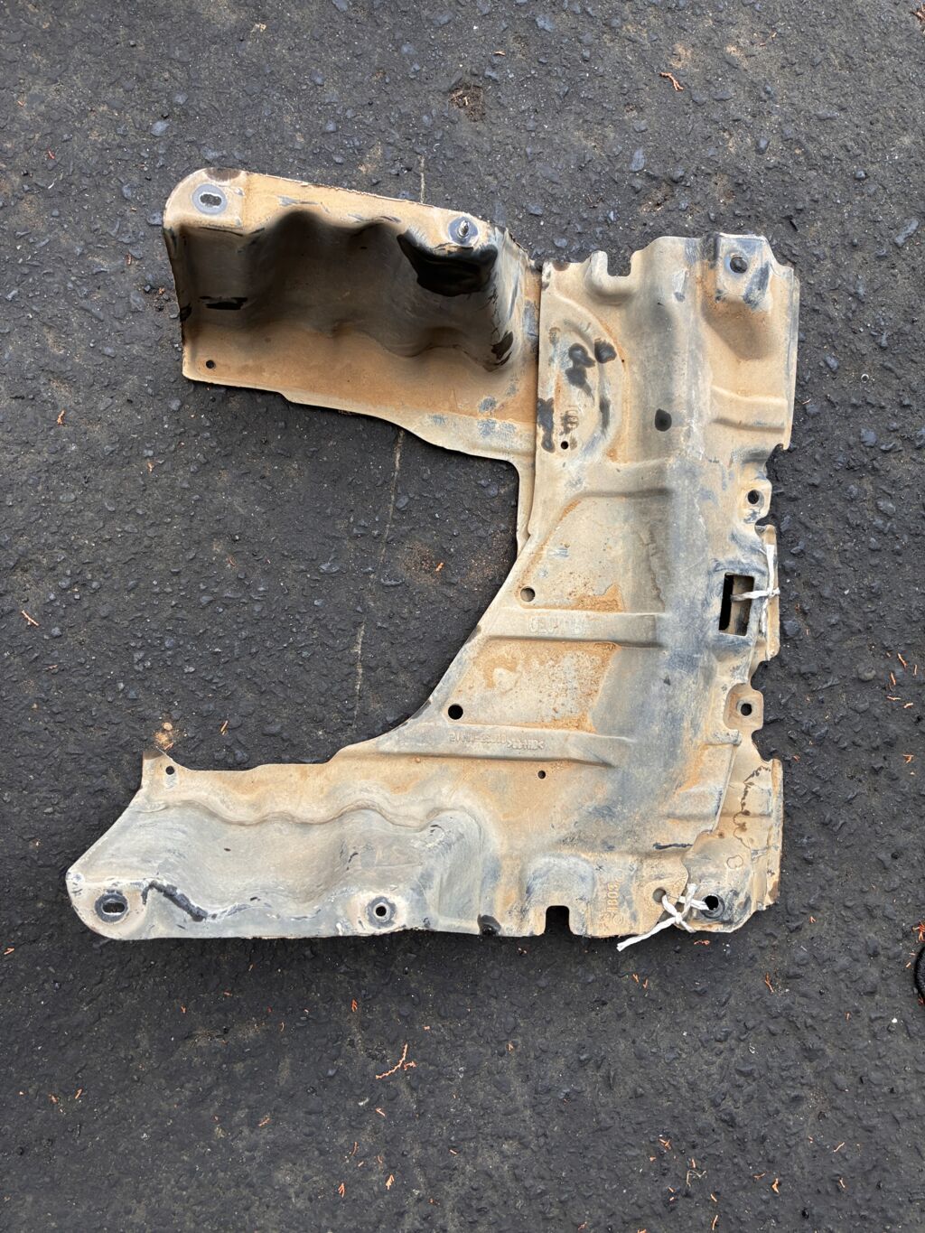 Защита двигателя на Toyota Ist NCP61 1NZ-FE 51441-52010  51442-52010, Переднее расположение