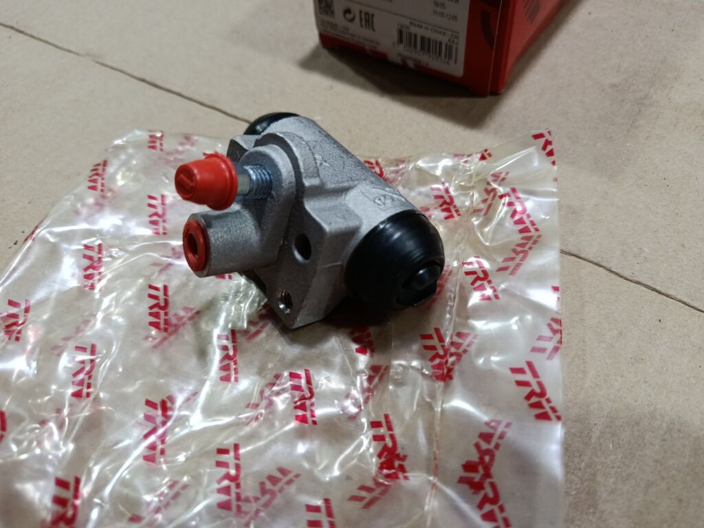 Тормозной цилиндр BWD323 TRW BWD323,43301S5A003 на Honda Civic Ferio ES1 D15B Фото 5