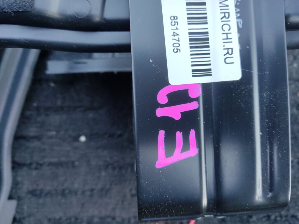 Подлокотник на Nissan Note E12, Переднее расположение