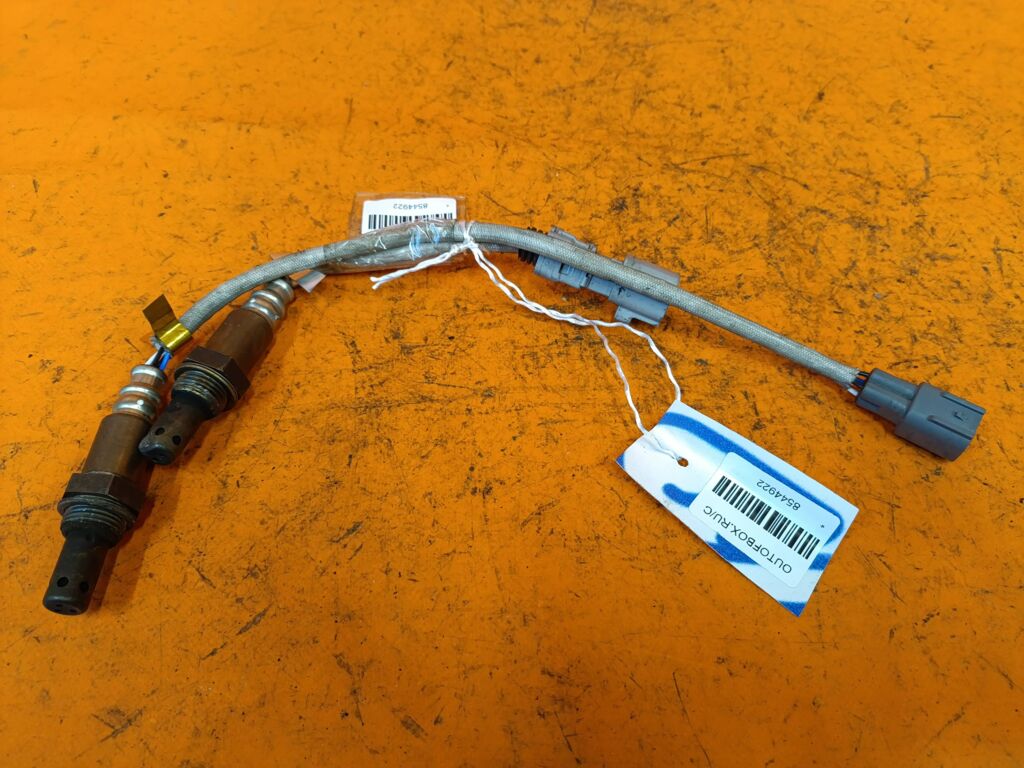 Лямбда-зонд на Toyota Avensis Wagon AZT250W 1AZ-FSE 89465-68020