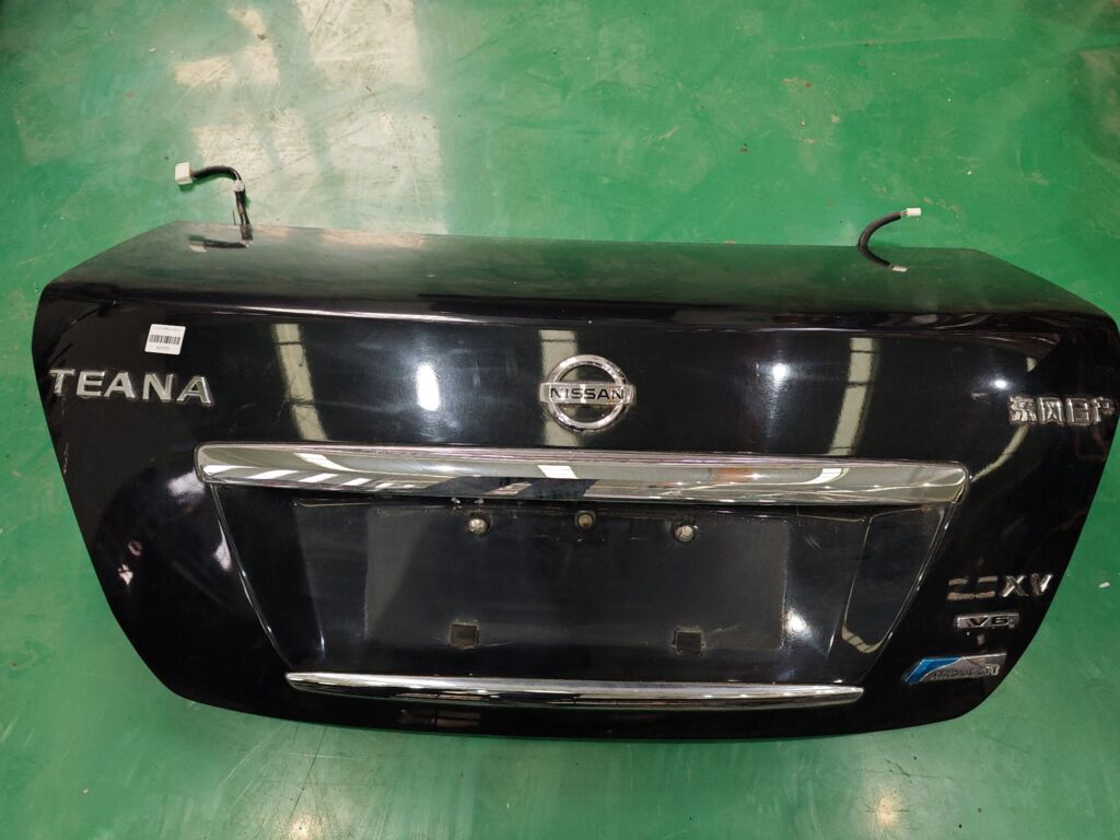 Крышка багажника на Nissan Teana J32