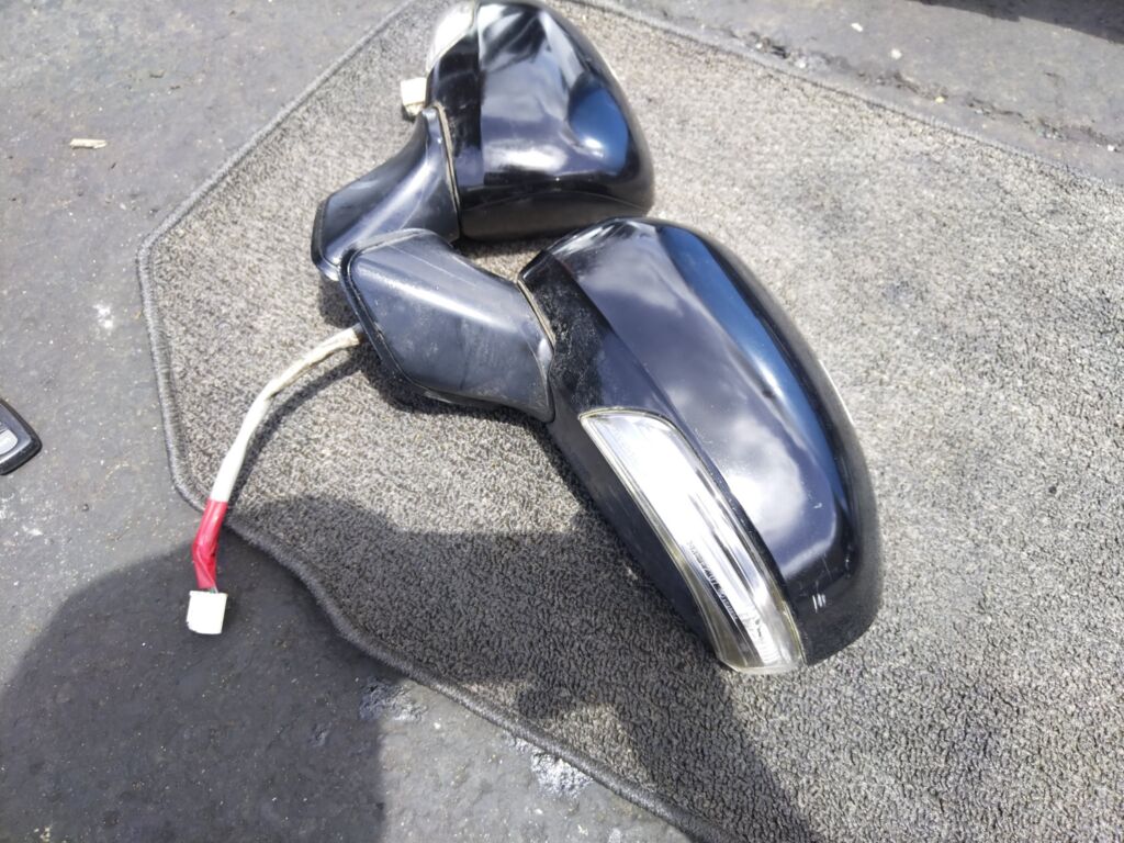 Зеркало двери боковой на Toyota Prius ZVW30