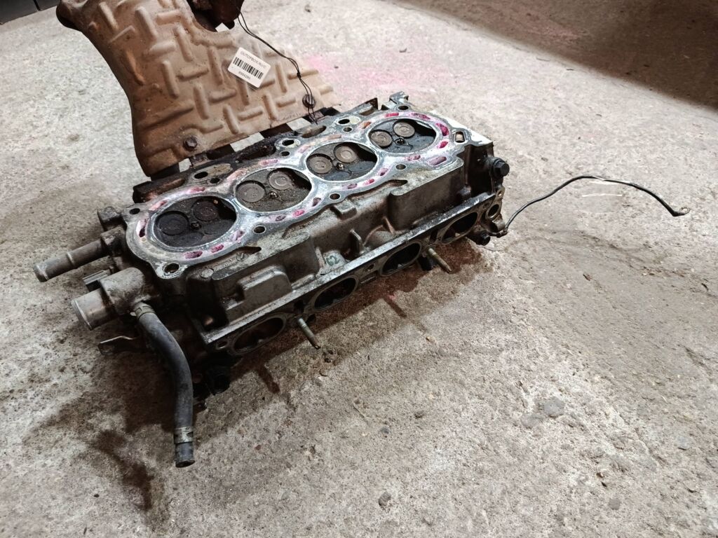 Головка блока цилиндров на Toyota Vista ZZV50 1ZZ-FE Фото 3