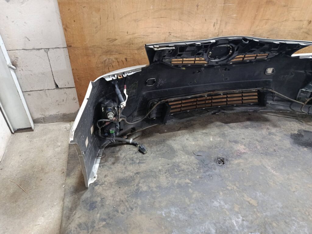 Бампер на Toyota Prius ZVW30 Фото 5