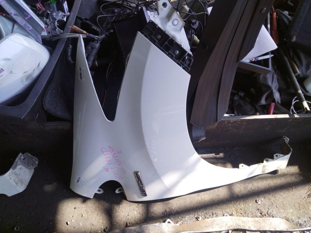 Крыло переднее на Honda Freed Hybrid GP3, Правое расположение