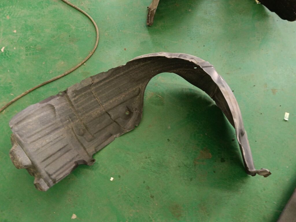Подкрылок на Toyota Camry ACV40 2AZ-FE 53876-06100, Переднее Левое расположение