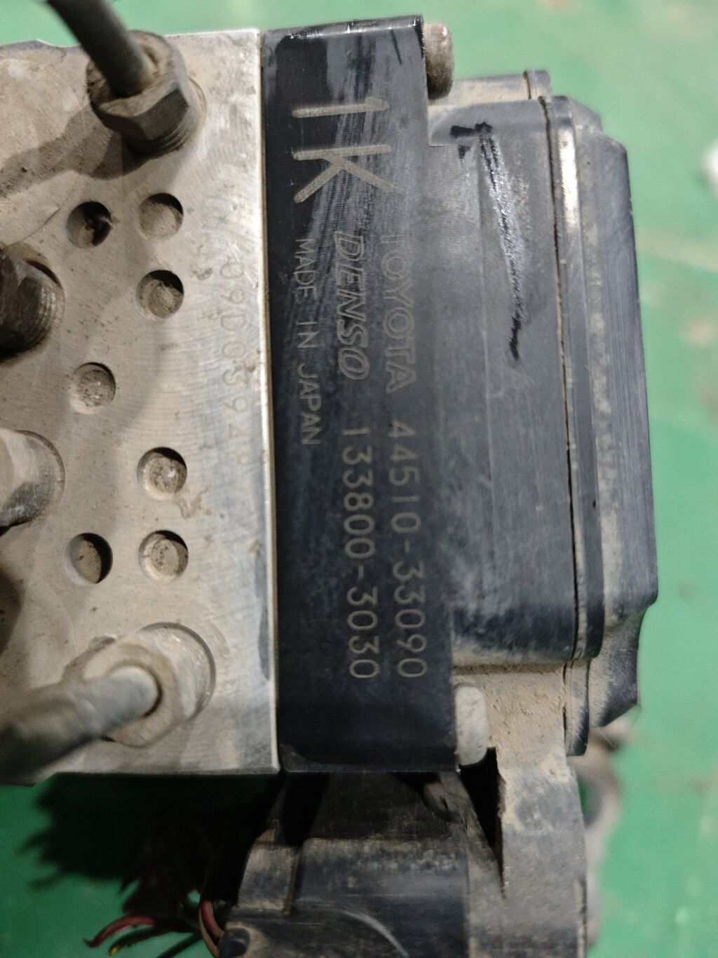 Блок ABS на Toyota Camry ACV30 2AZ-FE 44510-33090  133800-3030