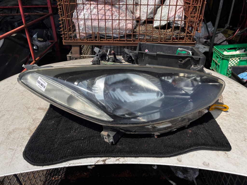 Фара на Mazda Demio DE3FS P6514, Правое расположение