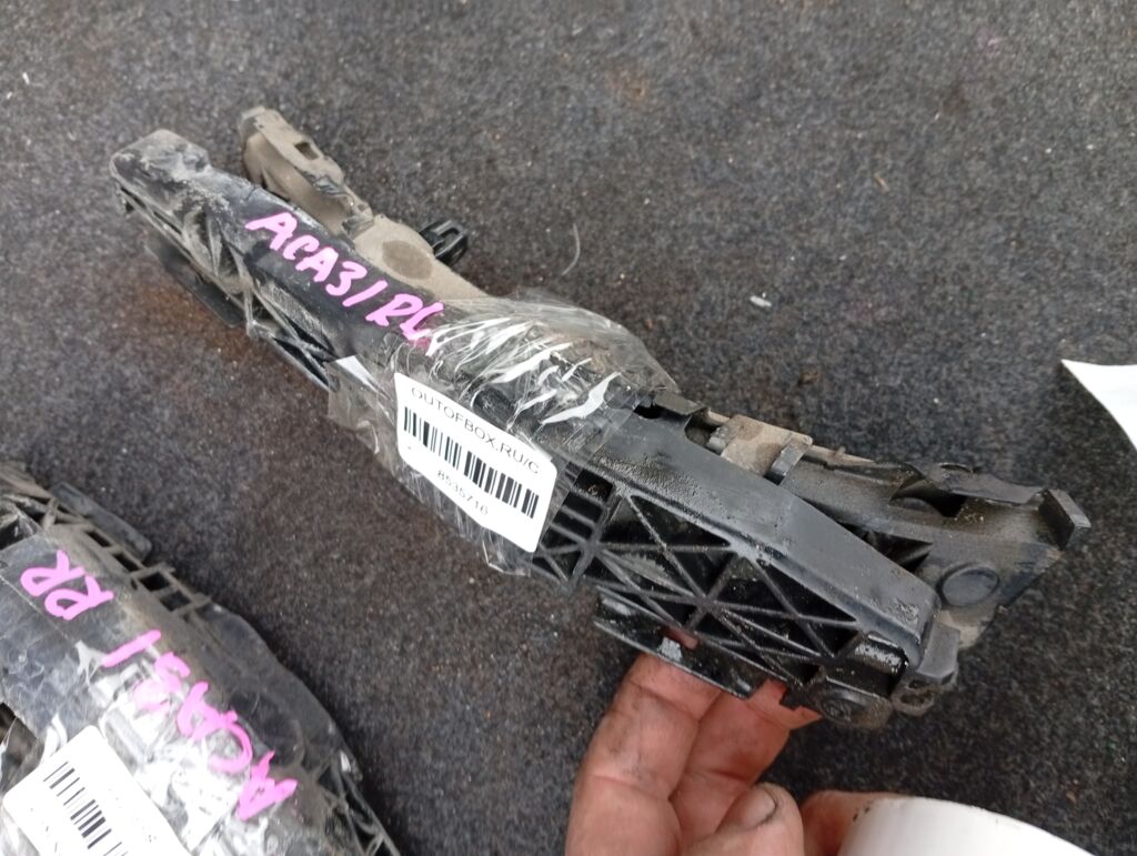 Крепление бампера на Toyota Rav4 ACA31W 52563-42011  52563-42010, Заднее Левое расположение