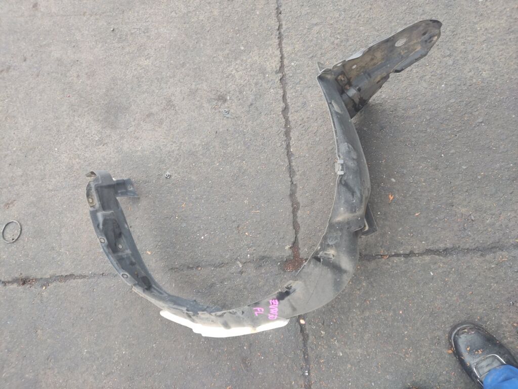 Подкрылок на Toyota Prius ZVW30 2ZR-FXE 53876-47030, Переднее Левое расположение