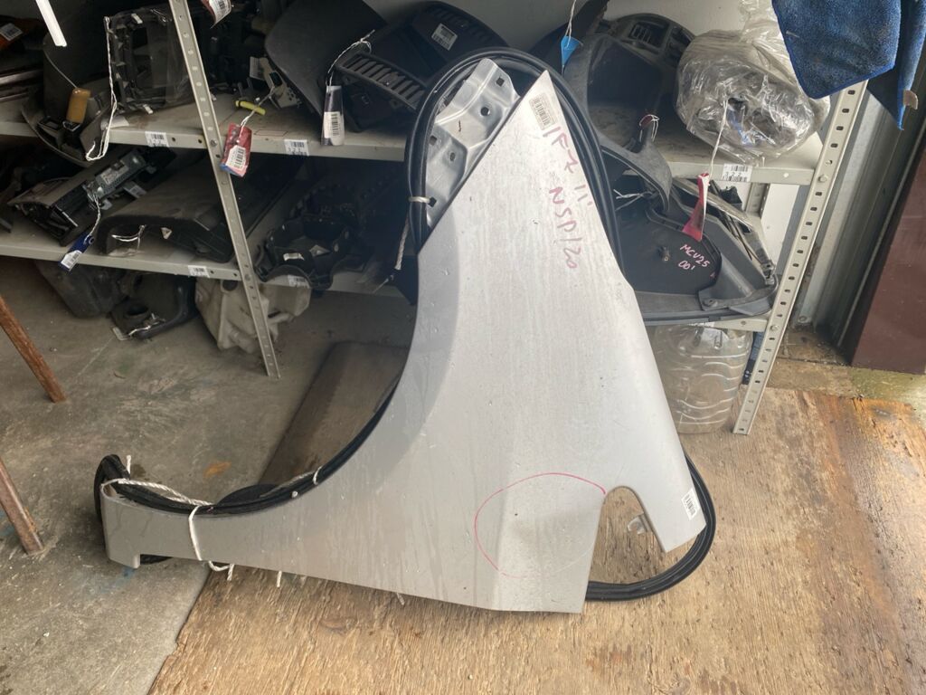 Крыло переднее на Toyota Ractis NSP120 53812-52300, Левое расположение