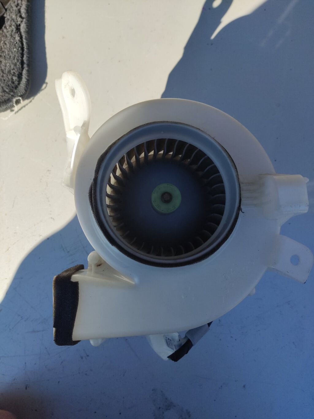Мотор охлаждения батареи на Toyota Prius NHW20 87130-47070