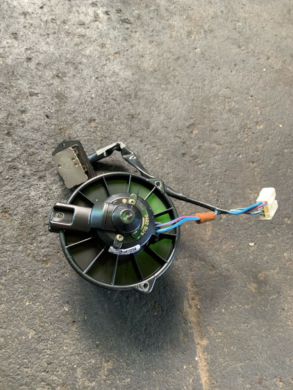 Мотор печки на Toyota Vitz SCP10