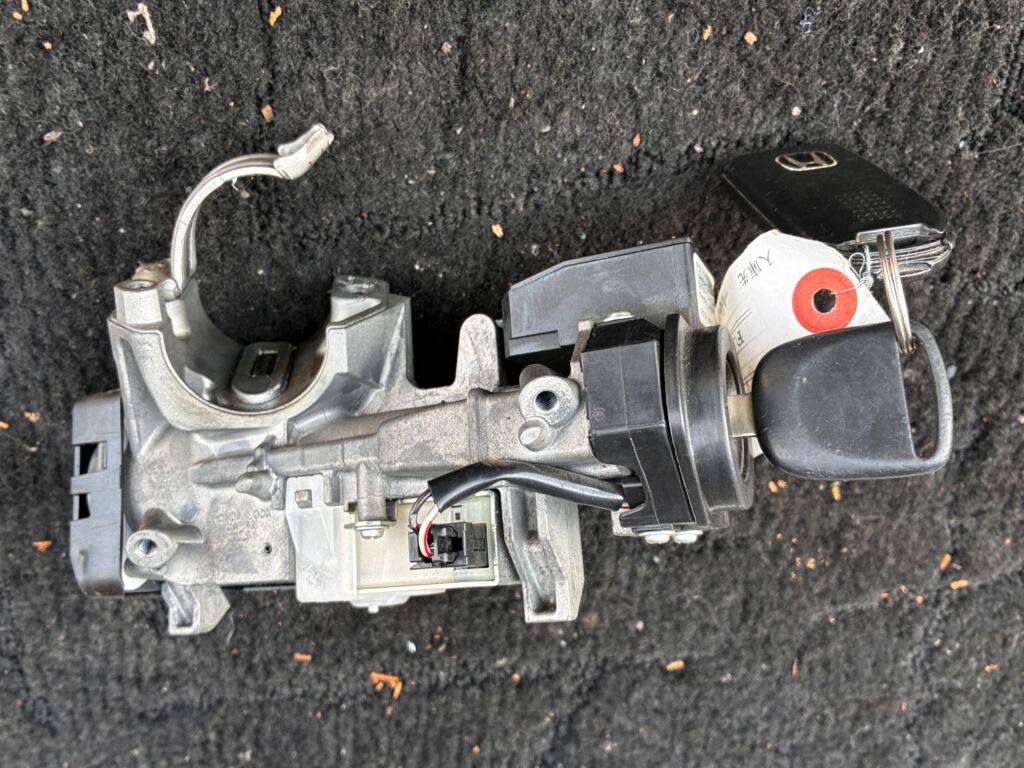 Замок зажигания на Honda Stepwgn RG1