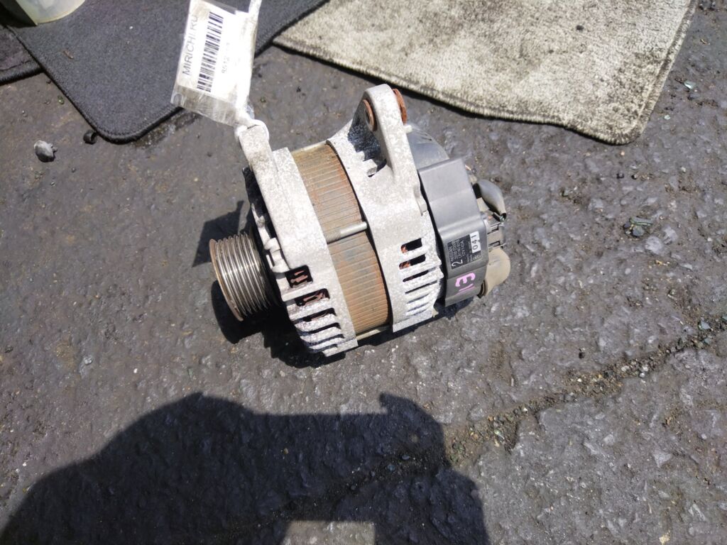 Генератор на Nissan Note E11 HR15DE 23100-ED00B