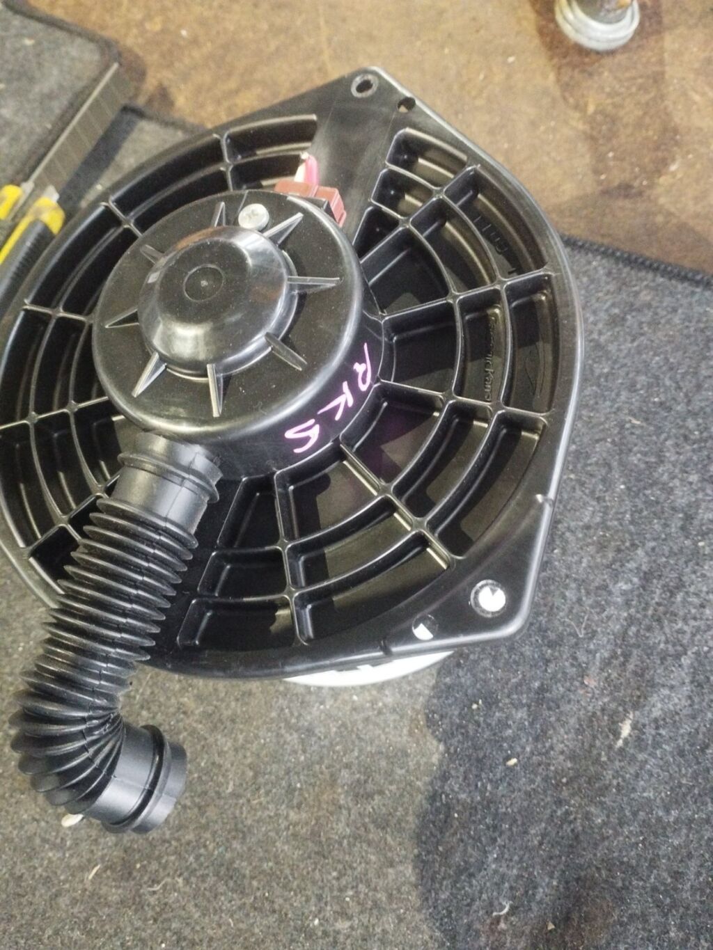 Мотор печки на Honda Stepwgn RK5