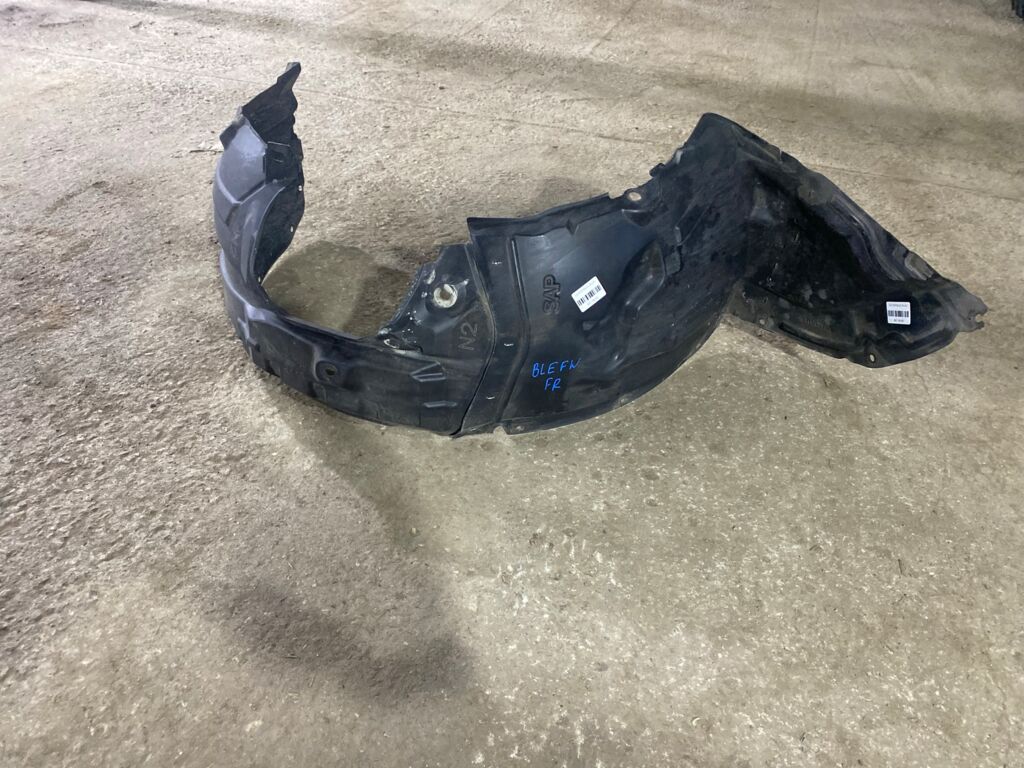 Подкрылок на Mazda Axela BLEFW Фото 2