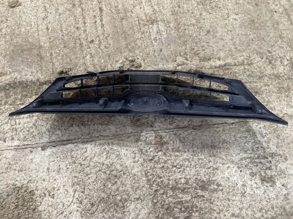 Решетка радиатора на Subaru Impreza Wagon GH2 Фото 2