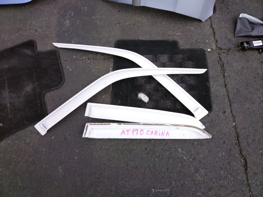 Ветровик на Toyota Carina AT170