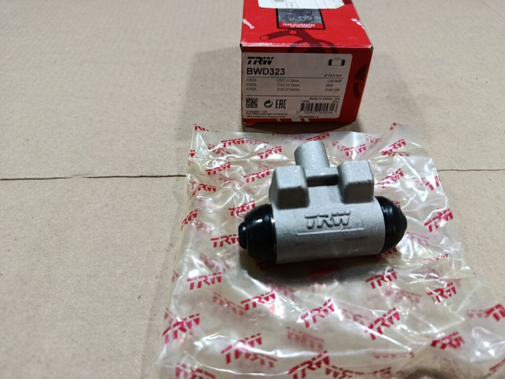 Тормозной цилиндр BWD323 TRW BWD323,43301S5A003 на Honda Civic Ferio ES1 D15B Фото 3