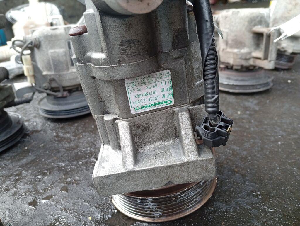 Компрессор кондиционера 92600-ED00A на Nissan Tiida C11 HR15DE Фото 2