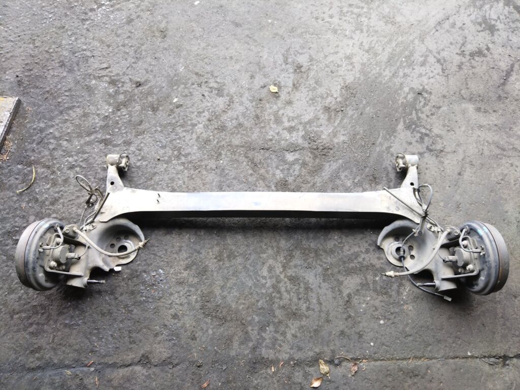 Балка подвески на Toyota Funcargo NCP21 1NZ-FE Фото 3