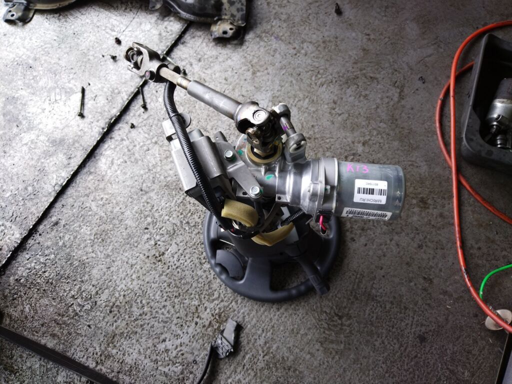 Рулевая колонка на Nissan March K13