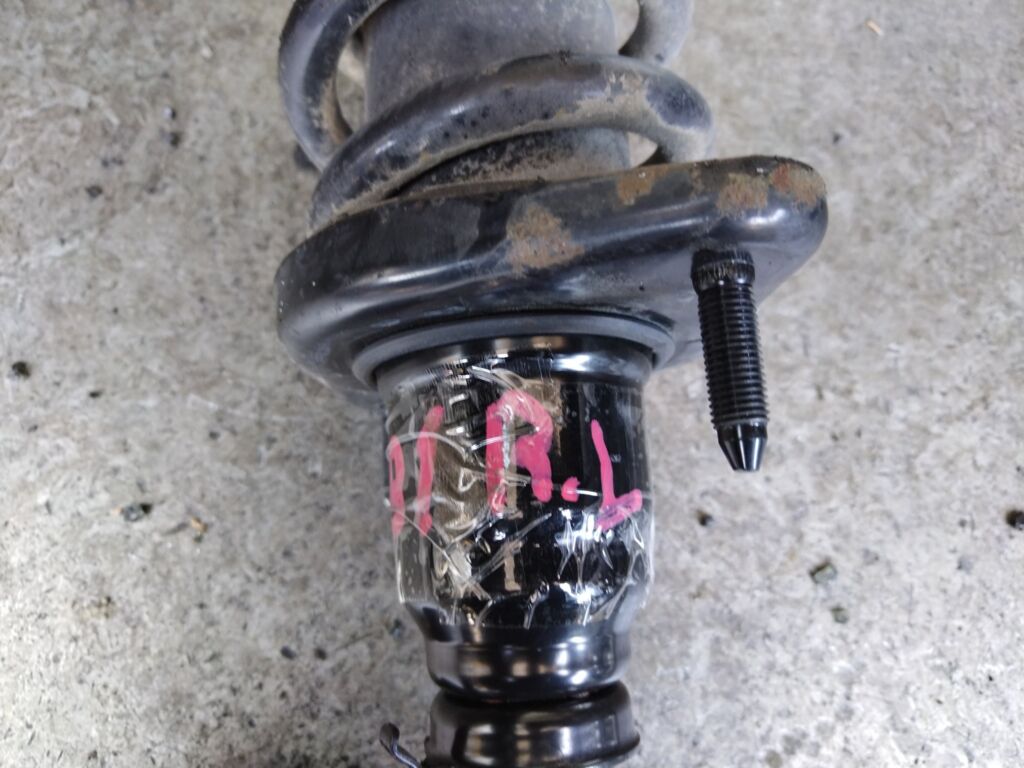 Стойка амортизатора на Honda Odyssey RB1 K24A, Заднее Левое расположение