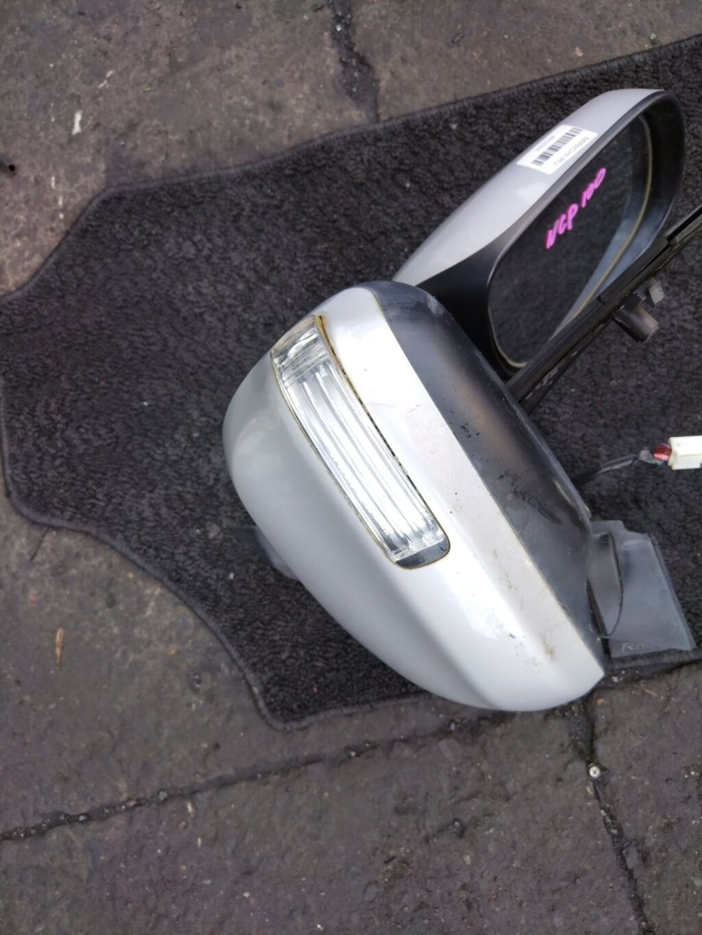 Зеркало двери боковой на Toyota Ractis NCP100