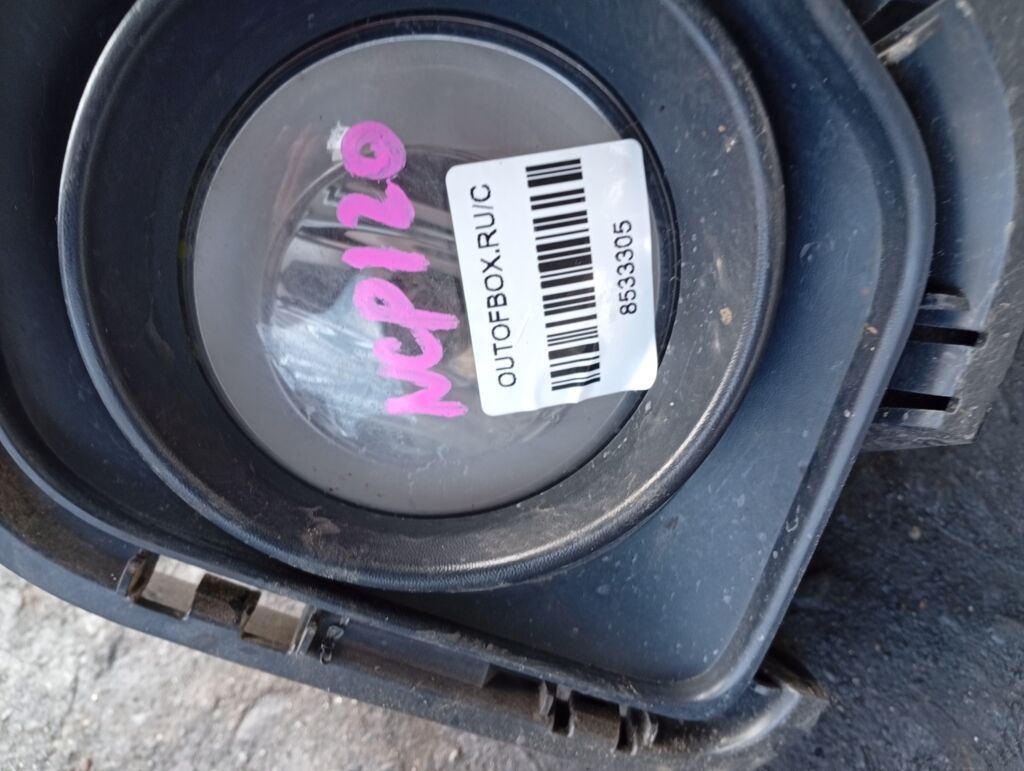 Туманка бамперная на Toyota Ractis NCP120 0D-2