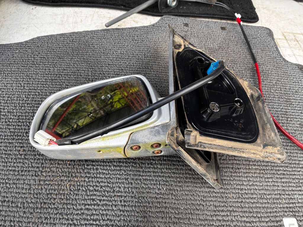 Зеркало двери боковой на Toyota Ist NCP61, Левое расположение