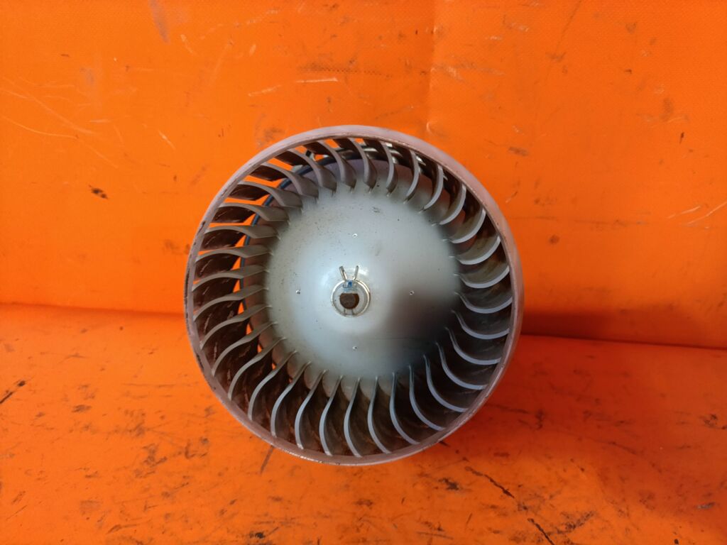 Мотор печки на Mitsubishi Colt Z22A MN140153
