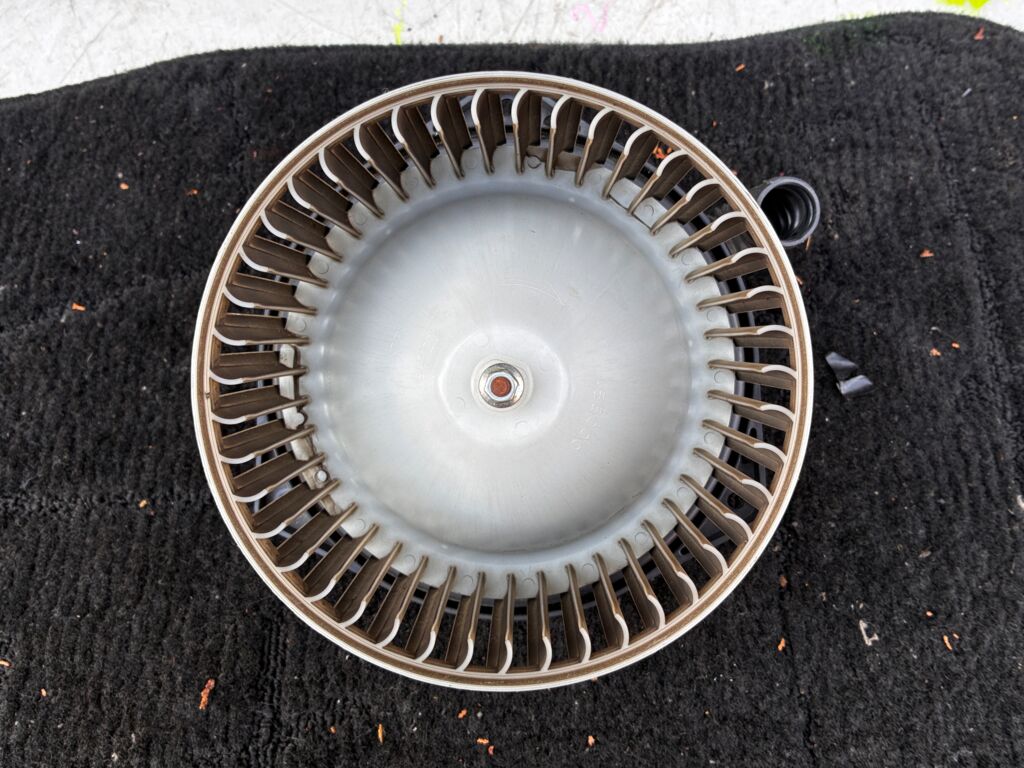 Мотор печки на Honda Stepwgn RG1