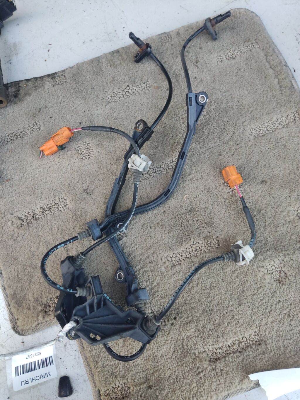 Датчик ABS на Honda Elysion RR1 K24A, Переднее расположение