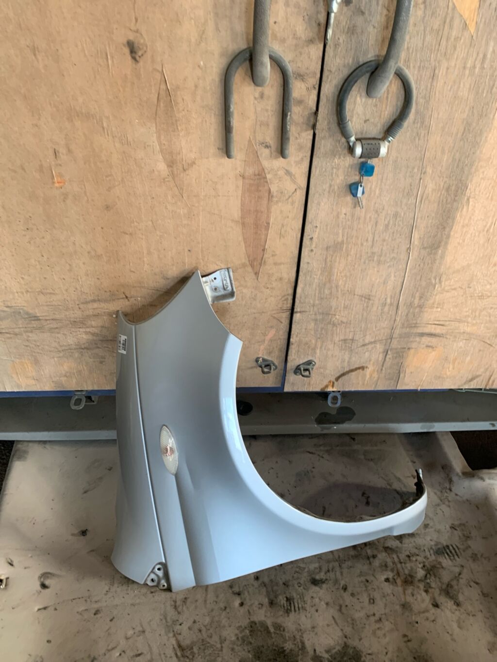Крыло переднее на Toyota Vitz SCP10 53811-52010  TY10122AR, Правое расположение