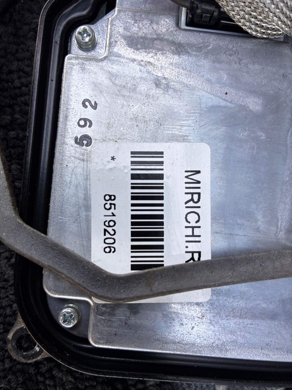 Блок розжига ксенона на Toyota Voxy AZR60G 85967-52030