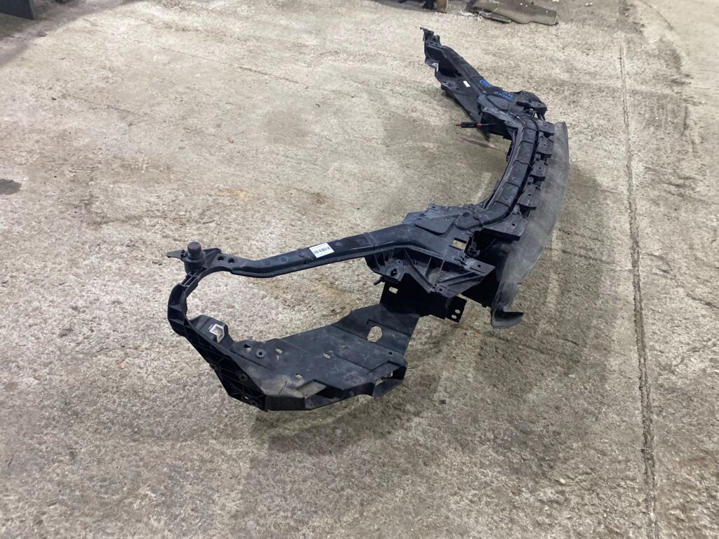 Планка телевизора на Volvo V40 MV Фото 4
