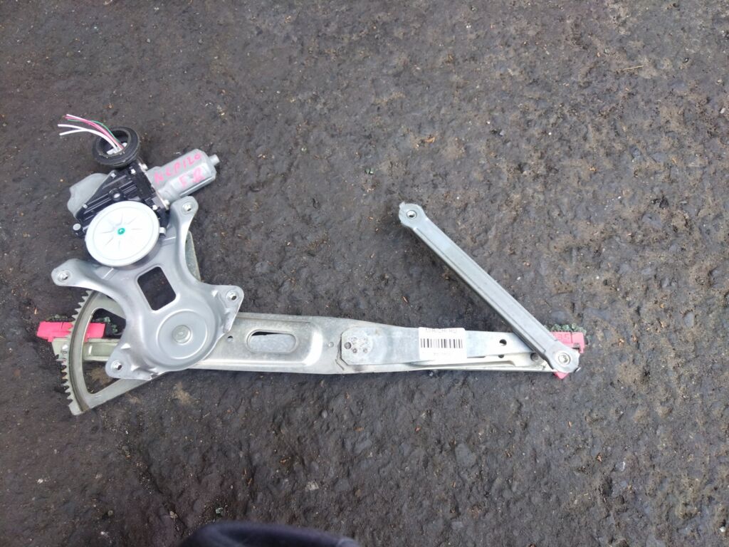 Стеклоподъемный механизм на Toyota Ractis NCP120 85710-52170, Переднее Правое расположение