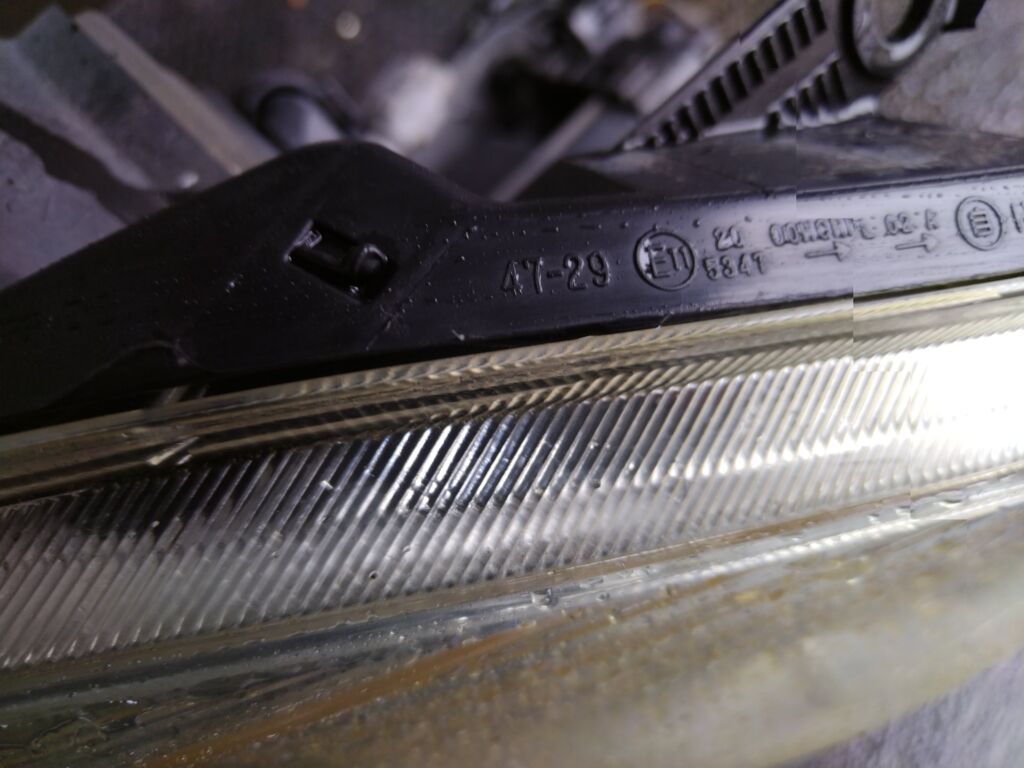 Фара на Toyota Prius ZVW30 47-29 212-11P6-LDEM7 L, Левое расположение