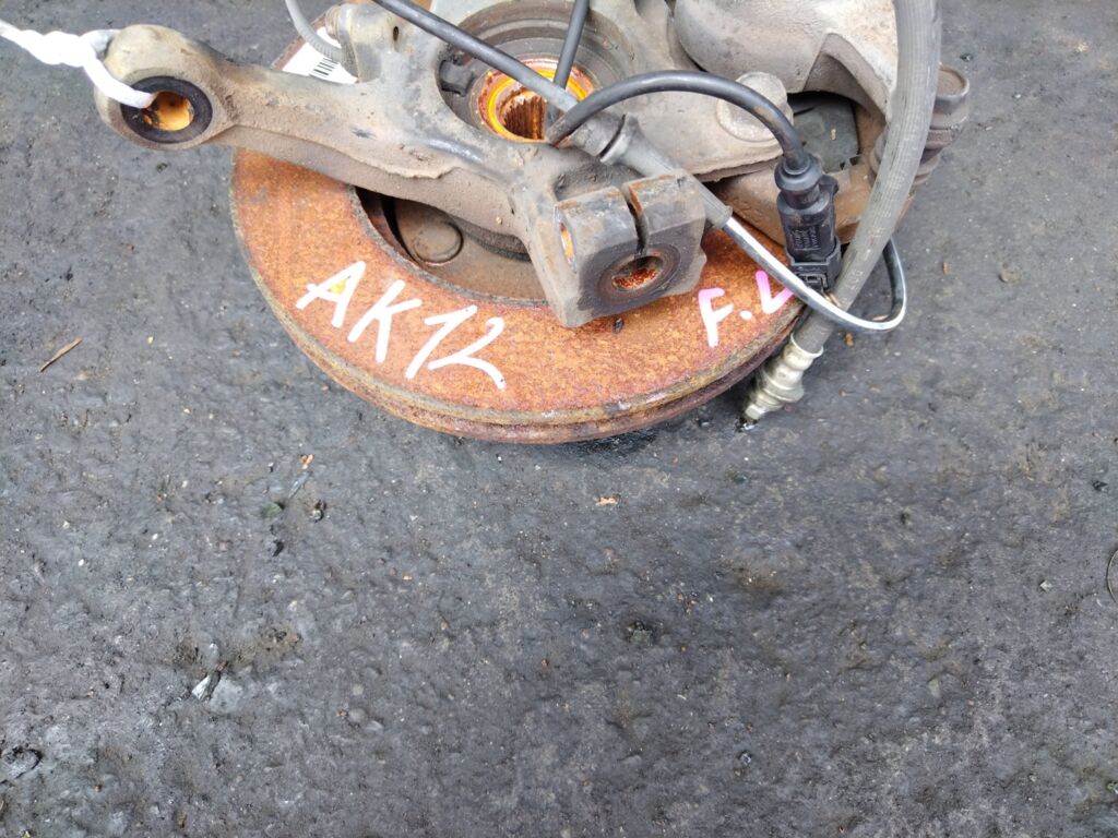 Ступица на Nissan March AK12 CR12DE, Переднее Левое расположение