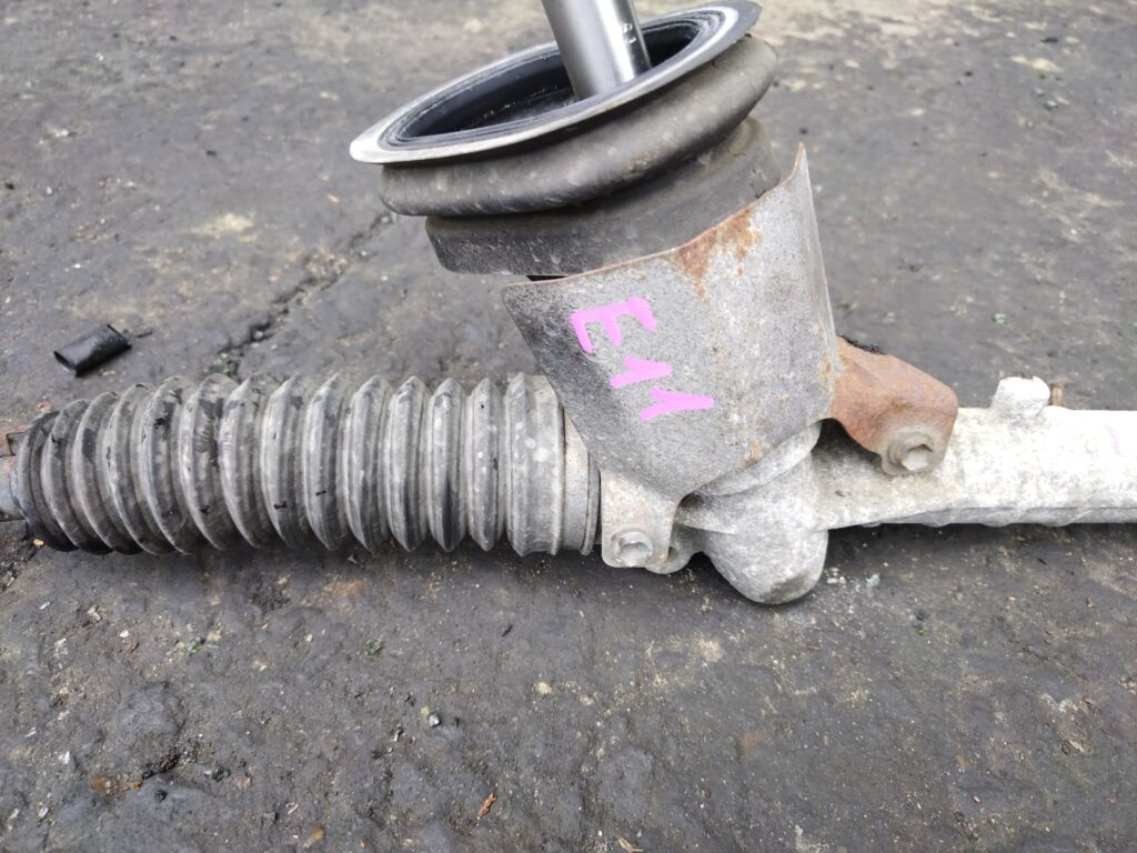 Рулевая рейка на Nissan Note E11 HR15DE 48001-1U60A