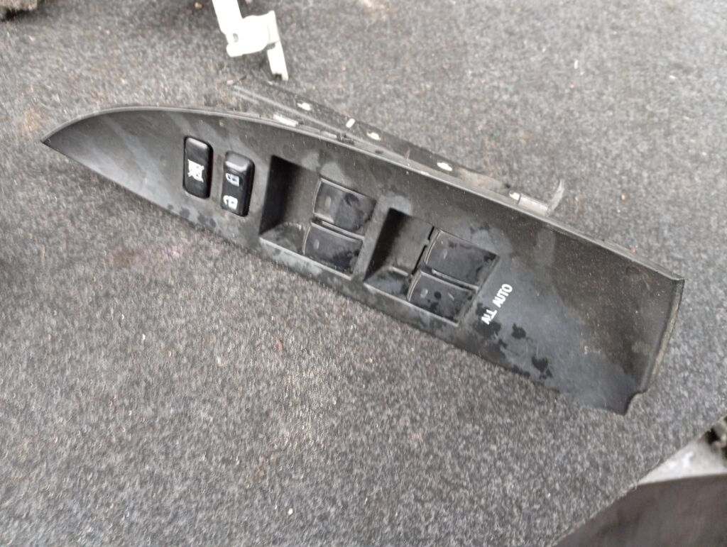 Блок упр-я стеклоподъемниками на Toyota Rav4 ACA31W, Переднее Правое расположение