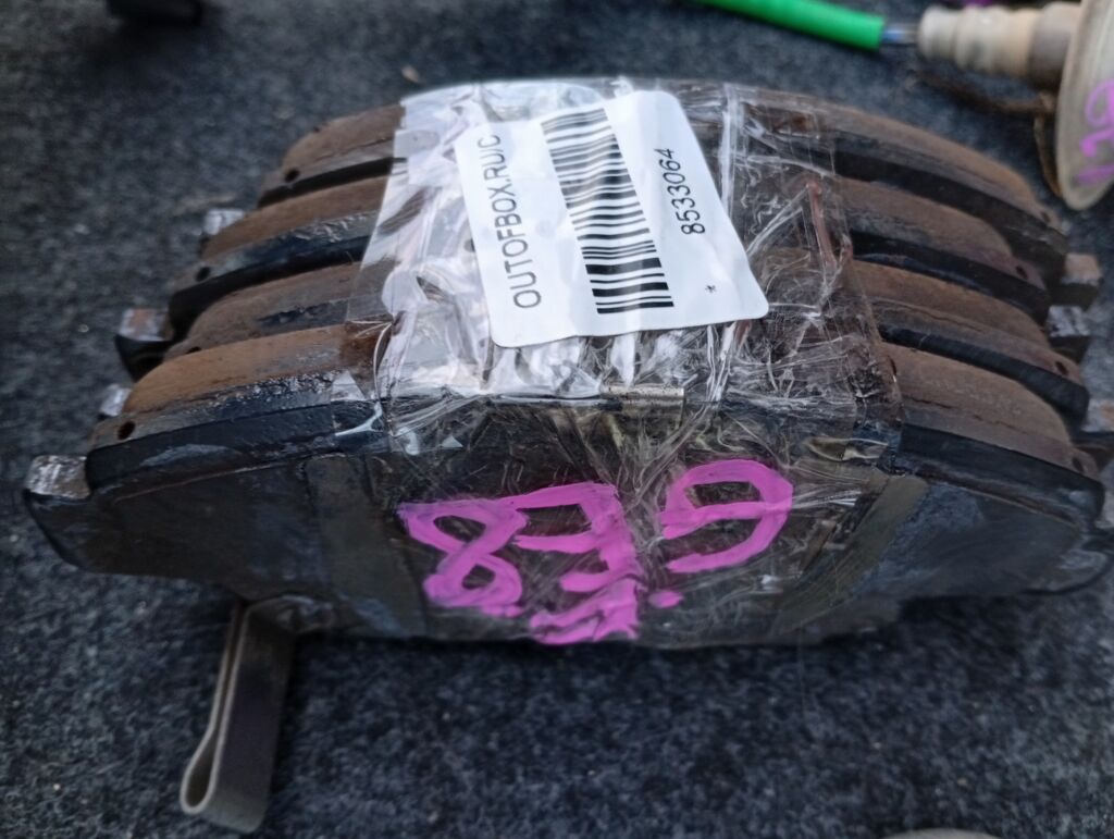 Тормозные колодки на Honda Fit GE8 L15A, Переднее расположение