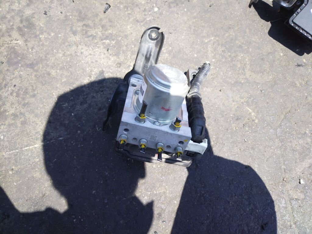 Блок ABS на Honda Odyssey RC1 K24W