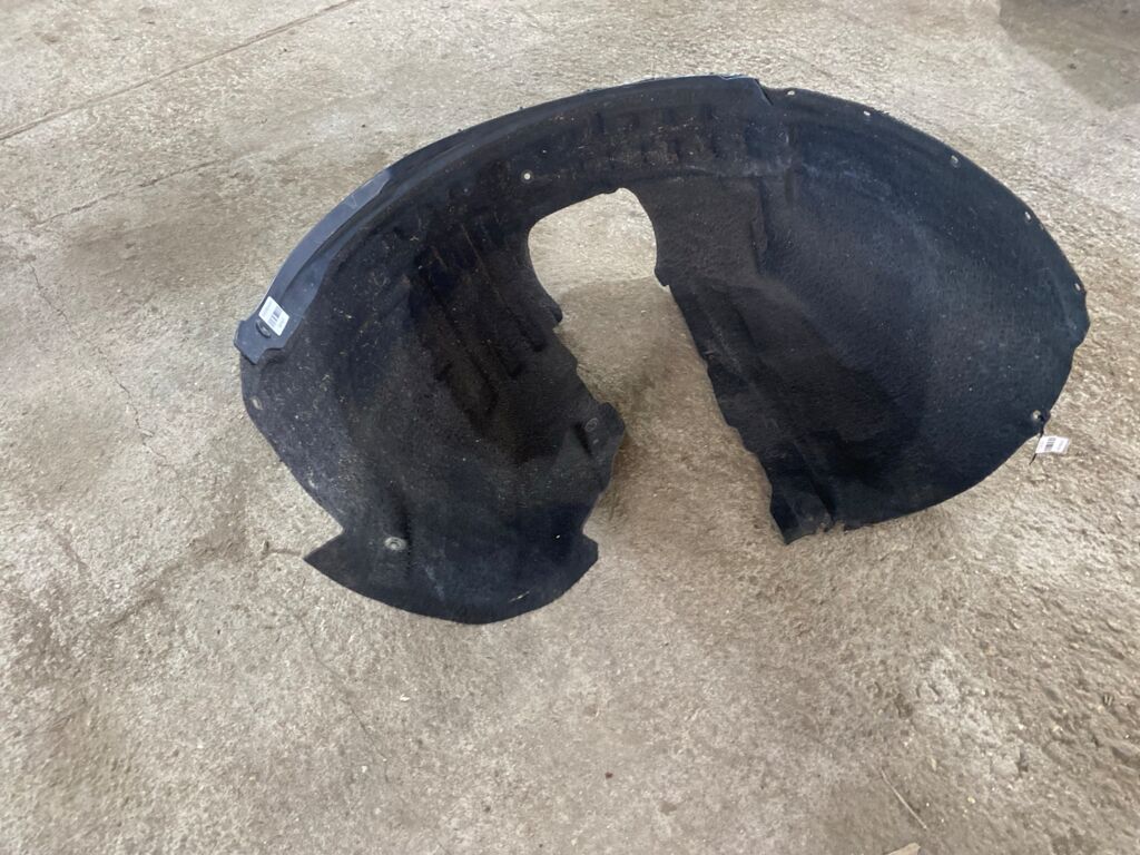 Подкрылок на Volvo V40 MV Фото 2