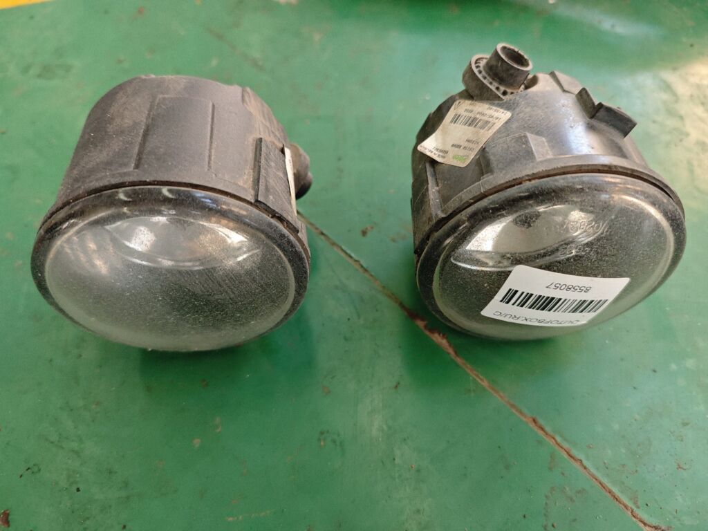 Туманка бамперная на Nissan Tiida C11 02B2704