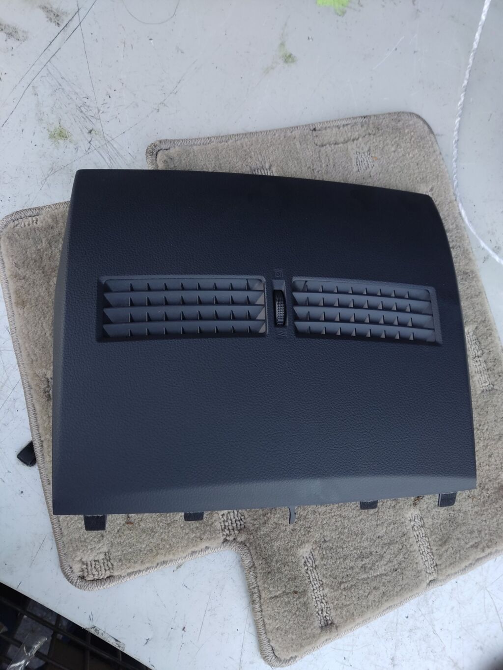 Воздуховод на Nissan Tiida C11 68414-ED000