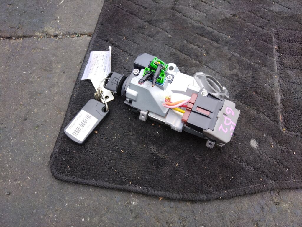 Замок зажигания на Honda Fit Shuttle GP2